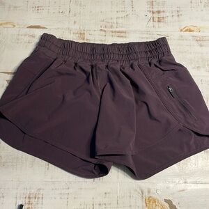 Lululemon Hotty Hot shorts, size 6 - 4 inch inseam